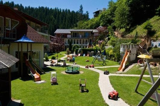 Smileys Kinderhotel Trebesing Exterior photo